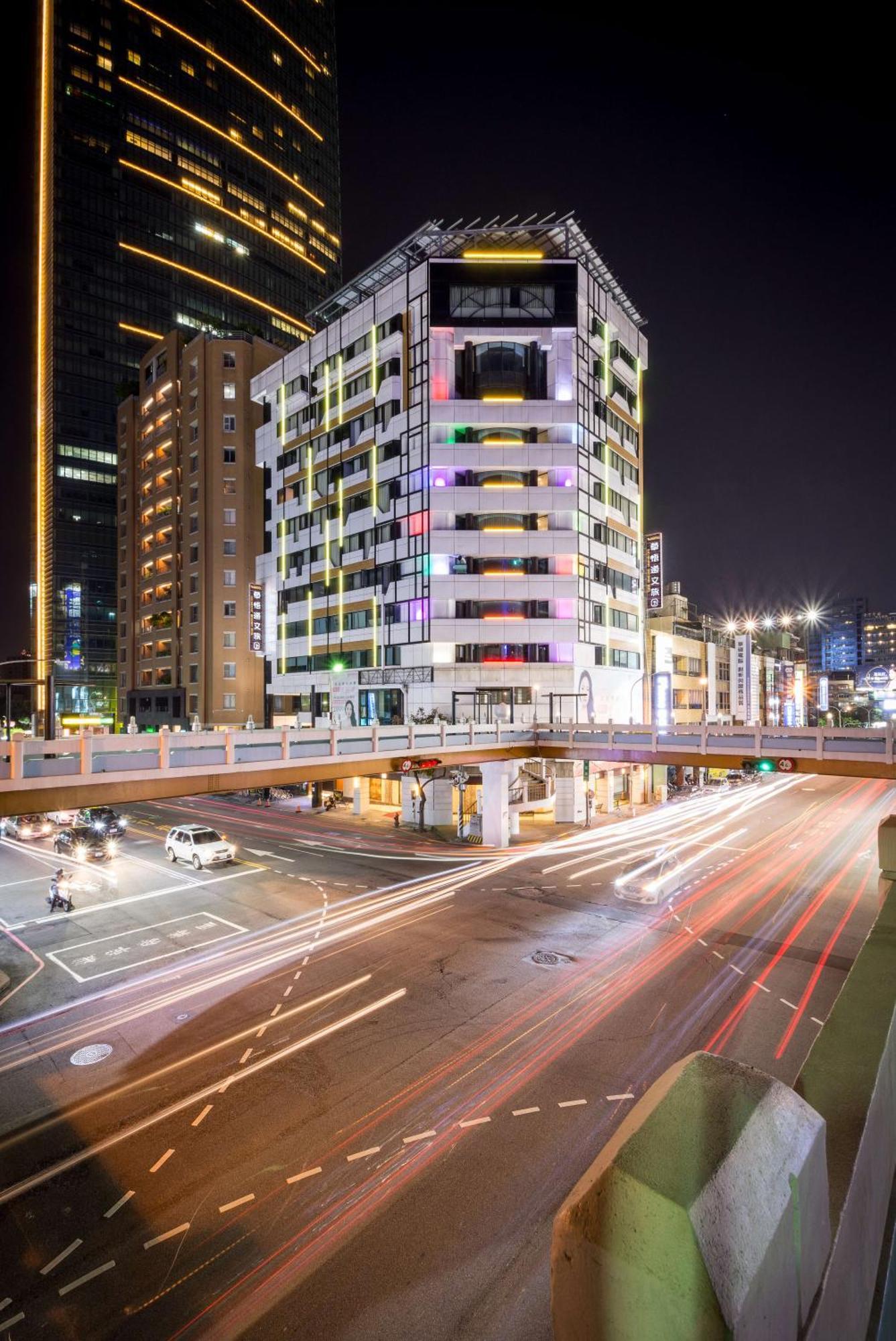 Calligraphy Greenway Hotel Taichung Esterno foto